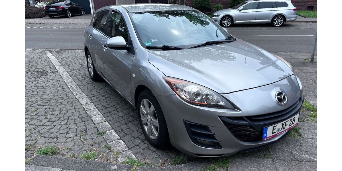 Mazda 3 92.000 km 5.700 &euro; Essen 45329