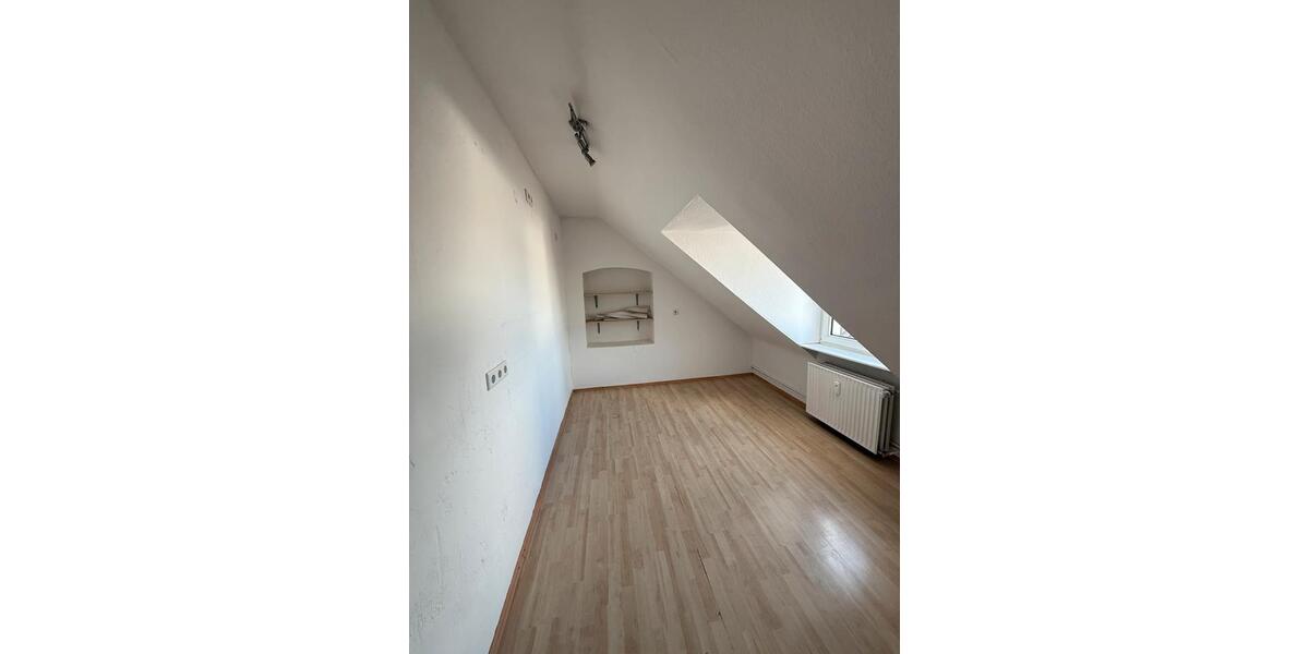 Dachgeschoßwohnung Schwelm - 4 Zimmer, 112 m&sup2;, 830&euro; | Angebot:26614588