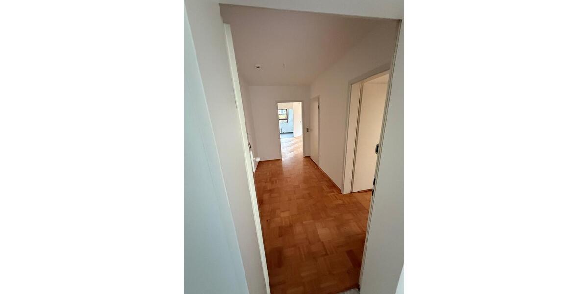 Erdgeschoßwohnung Wülfrath - 3 Zimmer, 100 m&sup2;, 1.050&euro; | Angebot:26025042
