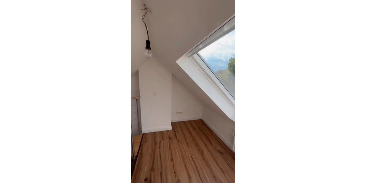 Dachgeschoßwohnung Essen Stadtbezirk III - 1.5 Zimmer, 37 m&sup2;, 510&euro; | Angebot:25815764