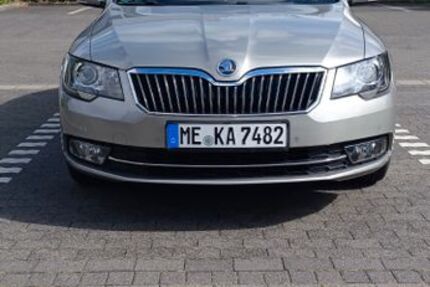 Skoda Superb 107.899 km 11.400 &euro; Hilden 40723