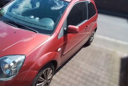 Ford Fiesta 210.000 km 2.000 &euro; Düsseldorf 40229