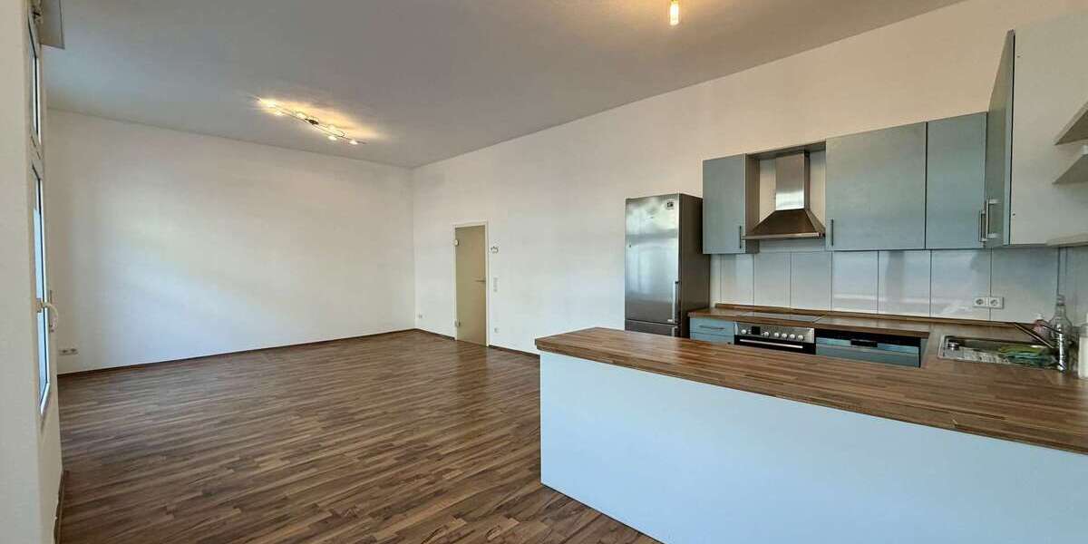 Etagenwohnung Düsseldorf Stadtbezirk 6 - 3 Zimmer, 102 m&sup2;, 1.350&euro; | Angebot:26102509