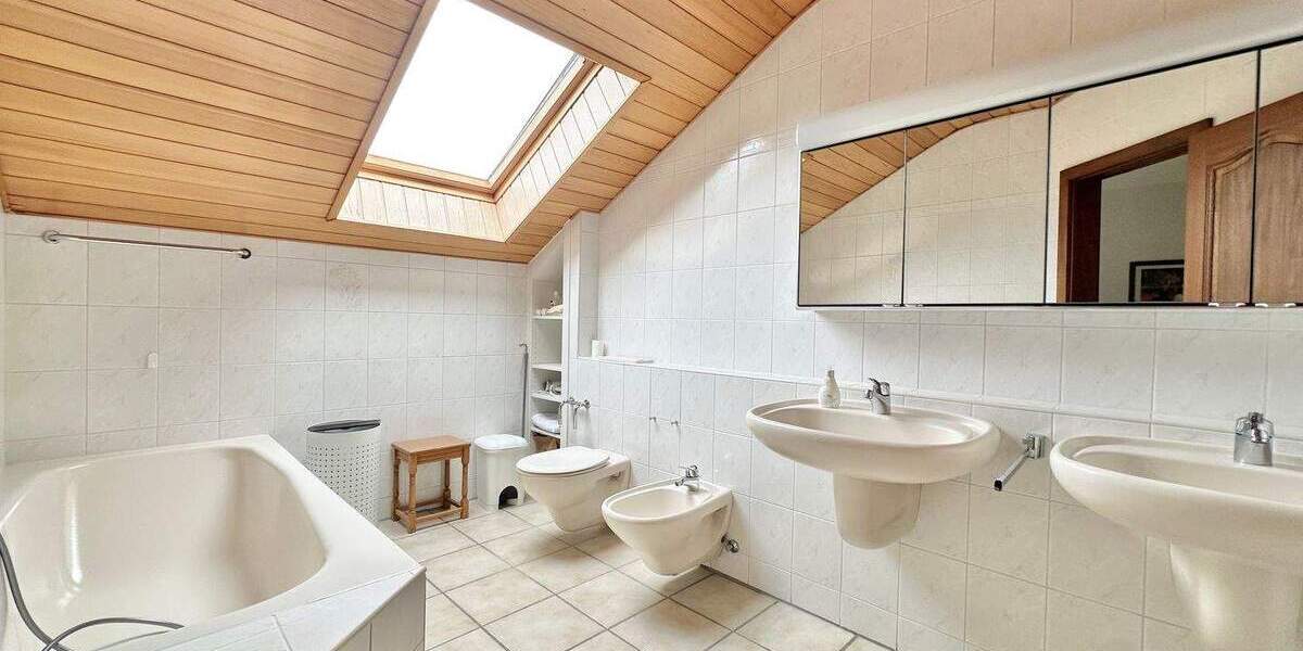 Doppelhaushälfte Odenthal Voiswinkel - 3 Zimmer, 151 m&sup2;, 498.000&euro; | Angebot:25894045