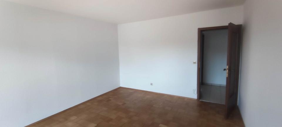 Dachgeschoßwohnung Essen Stadtbezirk VI - 2.5 Zimmer, 48 m&sup2;, 450&euro; | Angebot:24258157