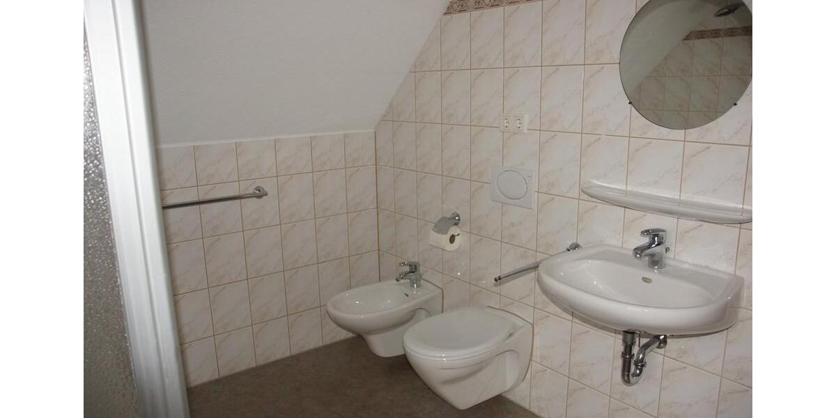 Dachgeschoßwohnung Ennepetal - 2 Zimmer, 79 m&sup2;, 400&euro; | Angebot:25433279