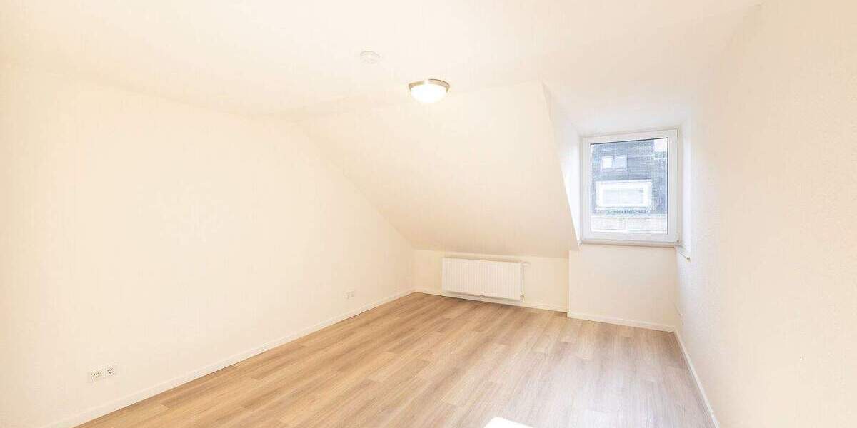 Etagenwohnung Düsseldorf Flingern Nord - 2 Zimmer, 82 m&sup2;, 1.330&euro; | Angebot:25745721