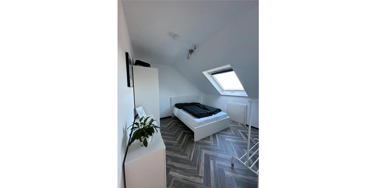 Dachgeschoßwohnung Wermelskirchen - 3 Zimmer, 56 m&sup2;, 550&euro; | Angebot:25982689