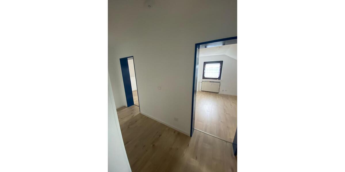 Dachgeschoßwohnung Wermelskirchen - 2 Zimmer, 35 m&sup2;, 350&euro; | Angebot:25850356