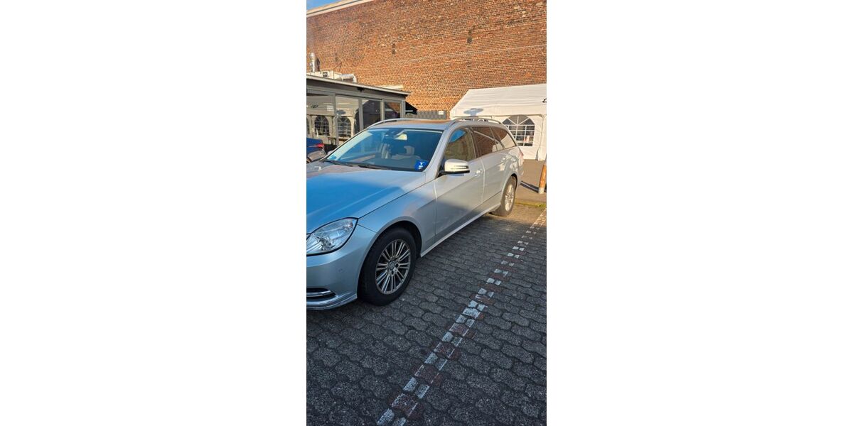 Mercedes-Benz E 220 202.000 km 5.000 &euro; Remscheid 42855