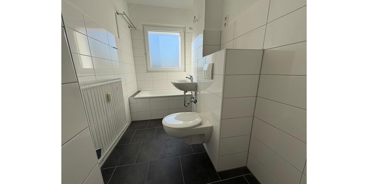 Erdgeschoßwohnung Essen Stadtbezirk VI - 3 Zimmer, 64 m&sup2;, 649&euro; | Angebot:25881172