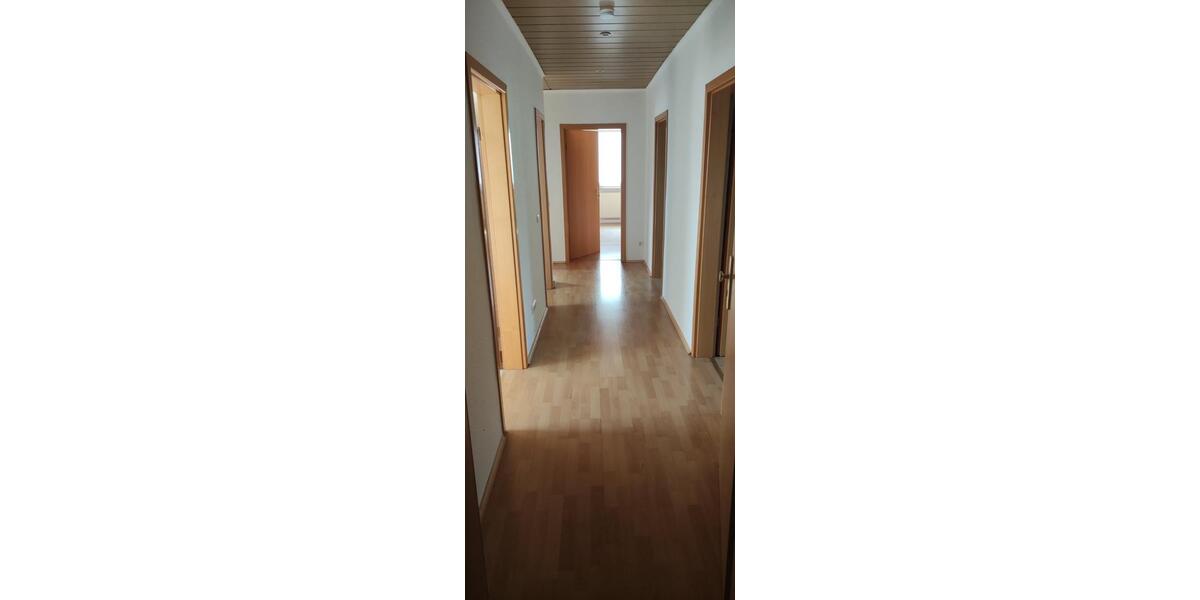 Dachgeschoßwohnung Essen Stadtbezirk IV - 3 Zimmer, 84 m&sup2;, 585&euro; | Angebot:25918030