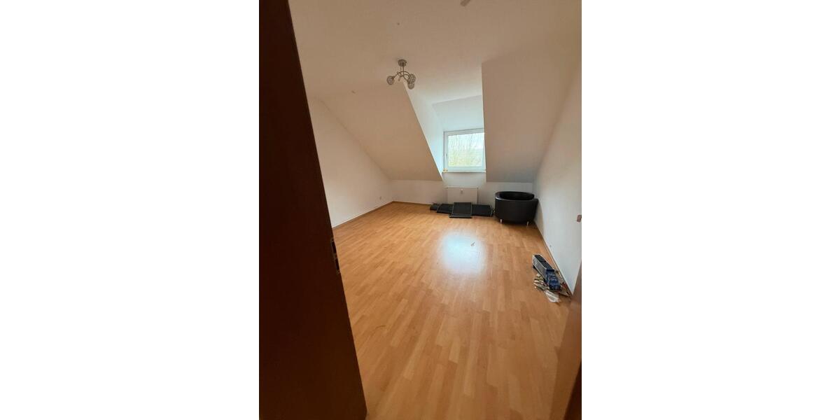 Dachgeschoßwohnung Essen Stadtbezirk IV - 3 Zimmer, 75 m&sup2;, 785&euro; | Angebot:26491263