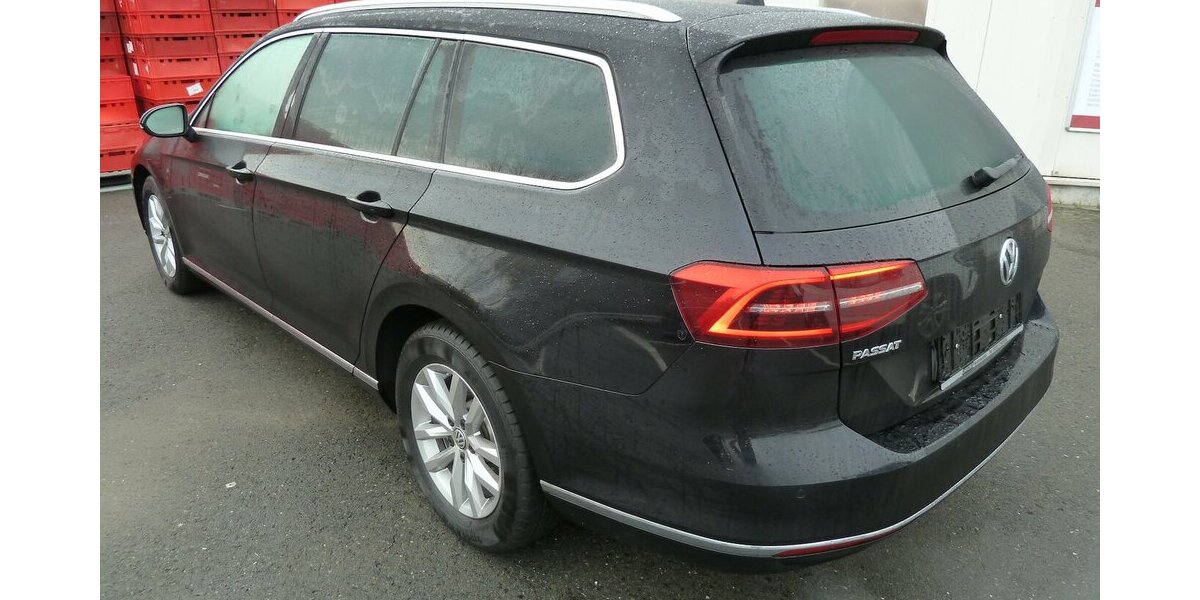 VW Passat 2.0 TDI Highline DSG STH Navi kl. Mängel 110.000 km 15.900 &euro; Ratingen 40885
