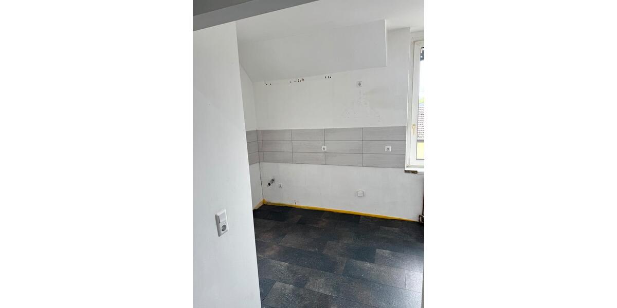 Etagenwohnung Velbert Velbert-Mitte - 2 Zimmer, 95 m&sup2;, 850&euro; | Angebot:26566401