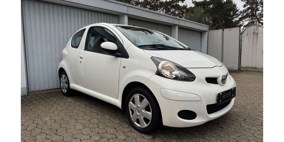 Toyota Aygo (X) 143.950 km 2.550 &euro; Düsseldorf 40472