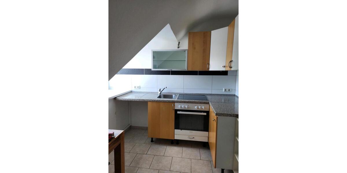 Dachgeschoßwohnung Essen Stadtbezirk V - 2.5 Zimmer, 47 m&sup2;, 650&euro; | Angebot:26003627