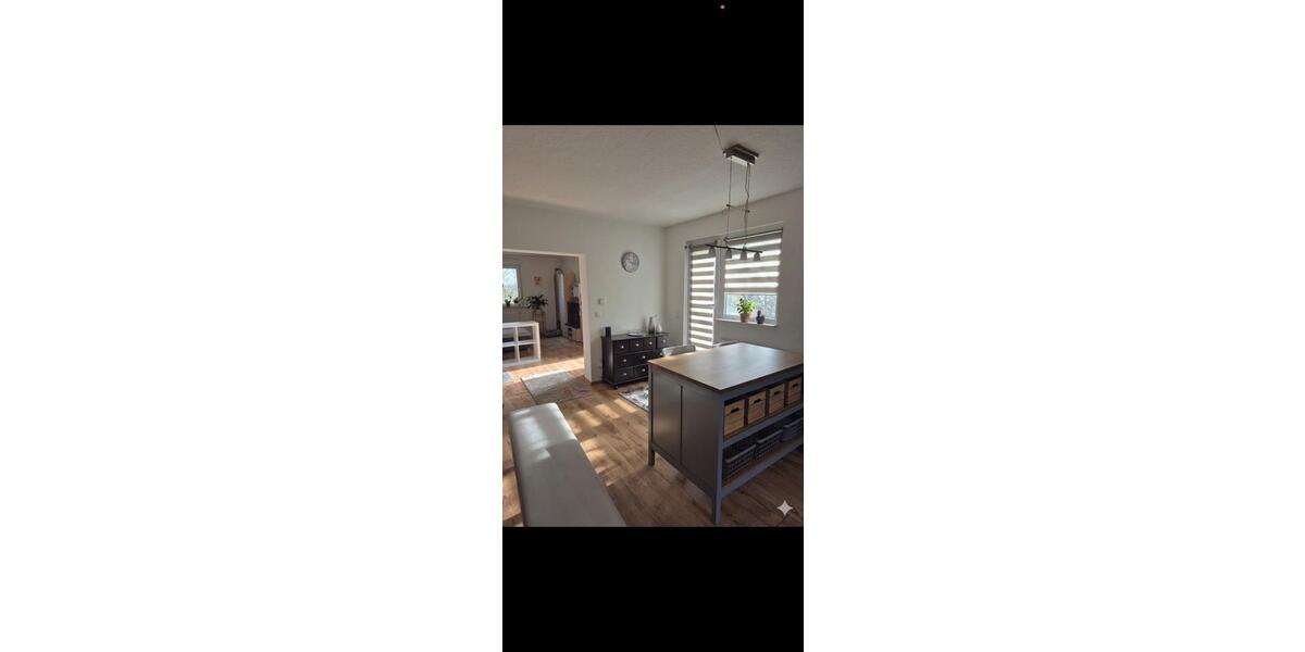 Etagenwohnung Velbert Pöthen - 4 Zimmer, 120 m&sup2;, 1.150&euro; | Angebot:26482667