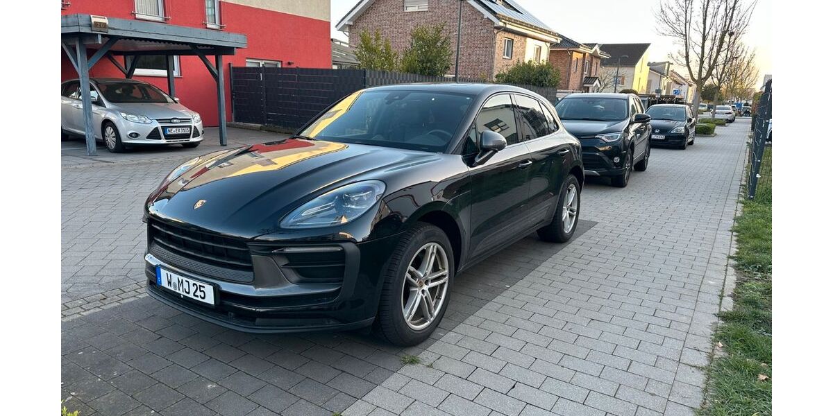 Porsche Macan 27.000 km 64.500 &euro; Düsseldorf 40215