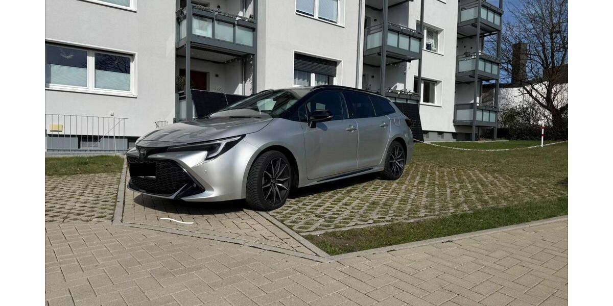 Toyota Corolla 38.546 km 29.900 &euro; Heiligenhaus 42579