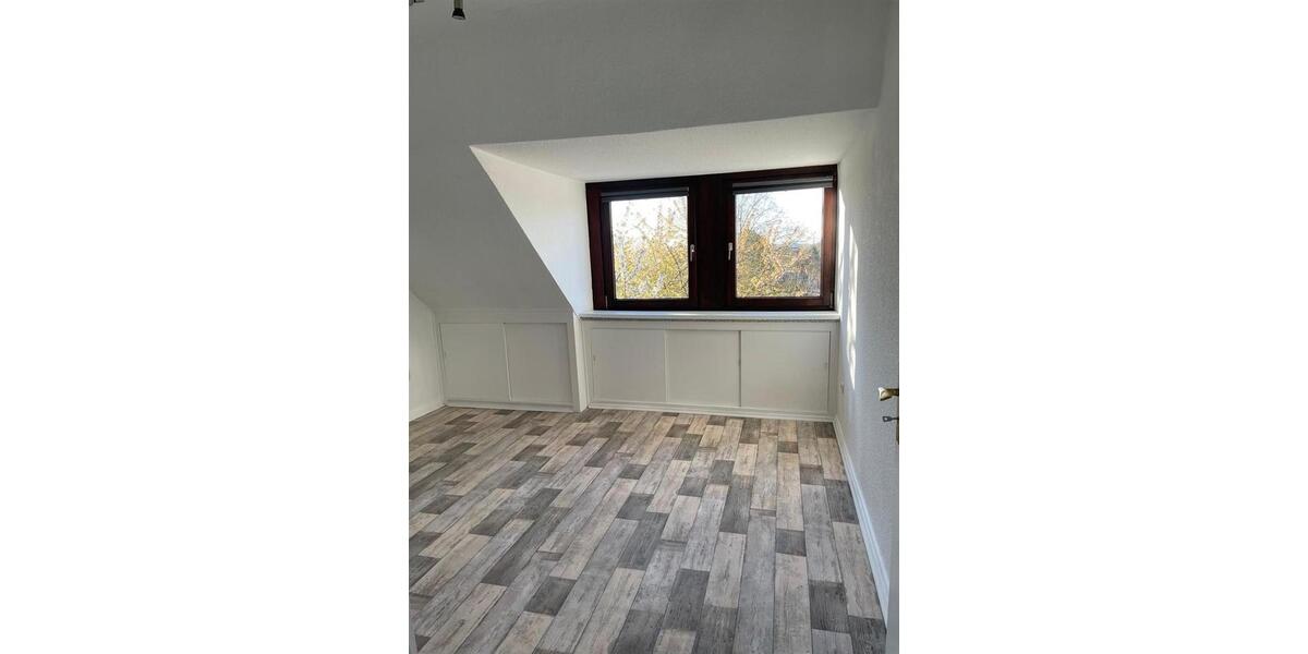 Dachgeschoßwohnung Mülheim an der Ruhr Mellinghofen - 1.5 Zimmer, 35 m&sup2;, 350&euro; | Angebot:26019344