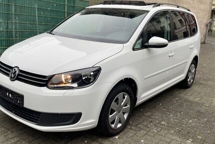 VW Touran 159.987 km 9.900 &euro; Düsseldorf 40547