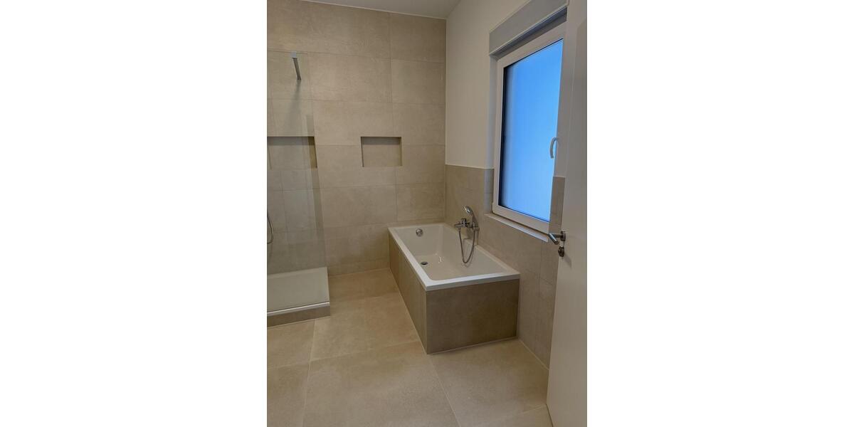 Terrassenwohnung Langenfeld (Rheinland) - 2 Zimmer, 85 m&sup2;, 1.250&euro; | Angebot:26588048