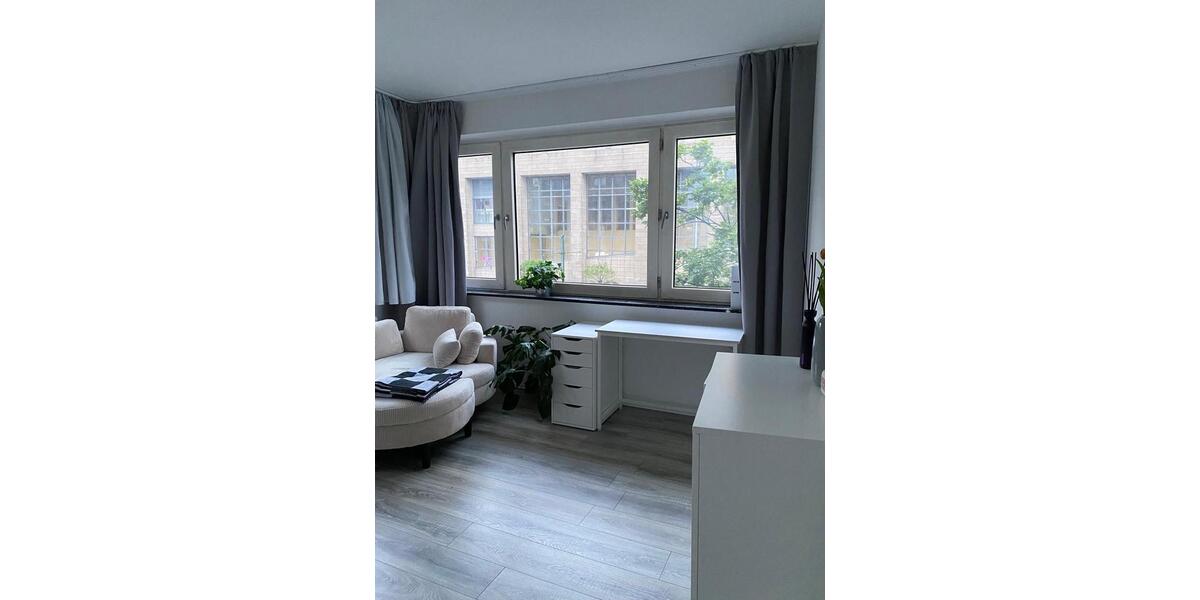 Etagenwohnung Düsseldorf Stadtmitte - 18 Zimmer, 70 m&sup2;, 600&euro; | Angebot:26602713