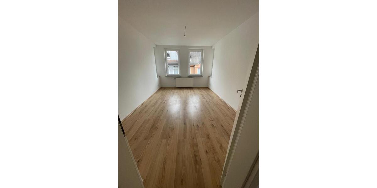 Etagenwohnung Herne - 7 Zimmer, 145 m&sup2;, 1.300&euro; | Angebot:25658388