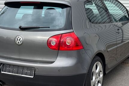 VW Golf 139.000 km 8.990 &euro; Solingen 42719