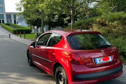 Peugeot 207 142.000 km 2.700 &euro; Wuppertal 42119