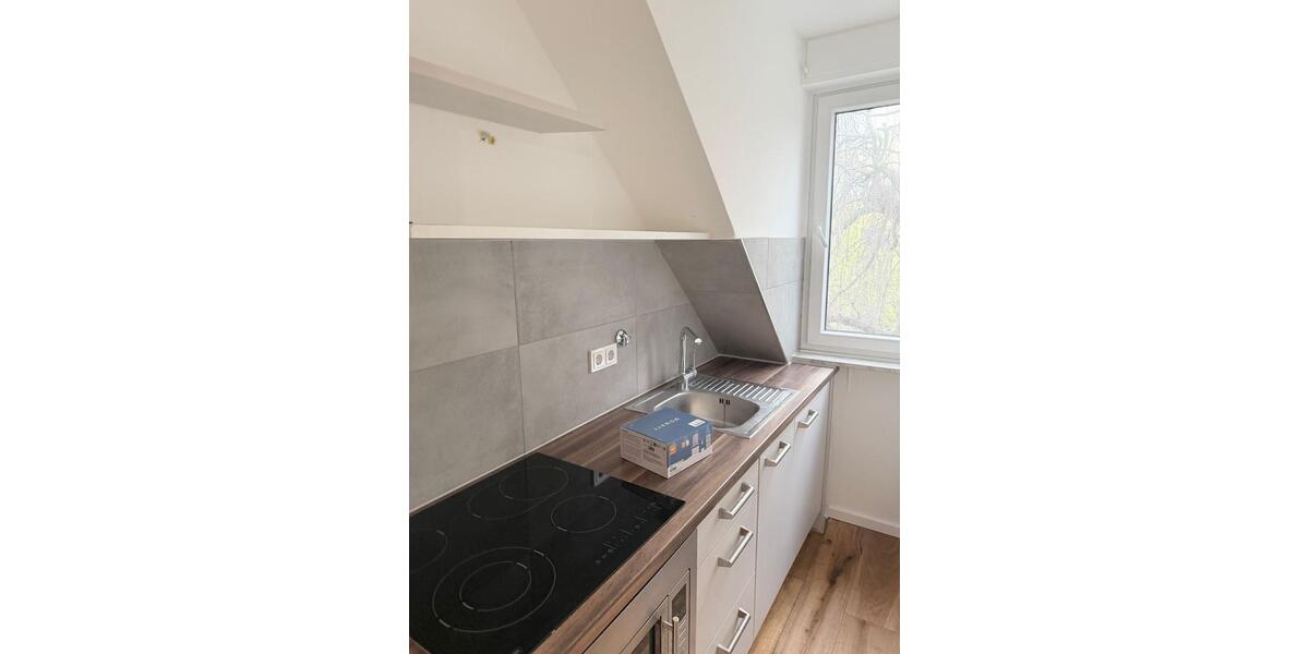 Dachgeschoßwohnung Düsseldorf Stadtbezirk 9 - 1 Zimmer, 35 m&sup2;, 750&euro; | Angebot:26593126