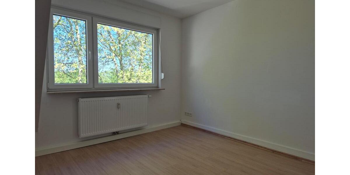 Dachgeschoßwohnung Bochum Günnigfeld - 3 Zimmer, 68 m&sup2;, 480&euro; | Angebot:26444038