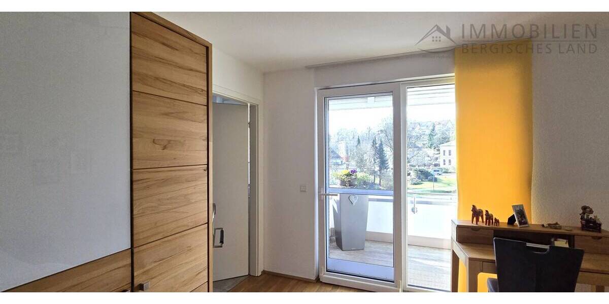 Etagenwohnung Hückeswagen Innenstadt - 2 Zimmer, 60 m&sup2;, 260.000&euro; | Angebot:26106199