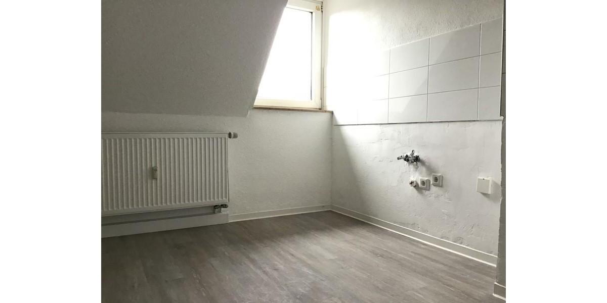 Dachgeschoßwohnung Essen Huttrop - 2 Zimmer, 52 m&sup2;, 499&euro; | Angebot:25566169