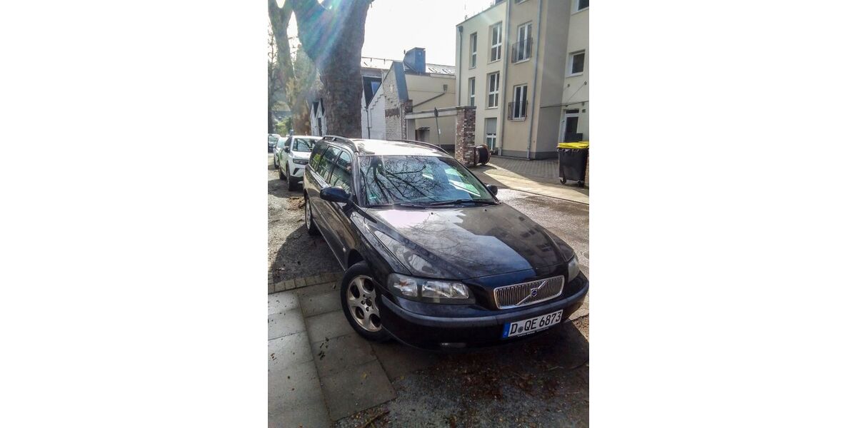 Volvo V70 200.000 km 4.900 &euro; Düsseldorf 40237