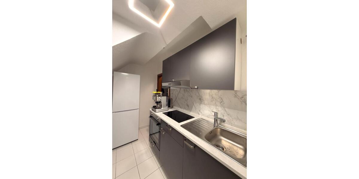 Dachgeschoßwohnung Düsseldorf Pempelfort - 1 Zimmer, 20 m&sup2;, 580&euro; | Angebot:26042219