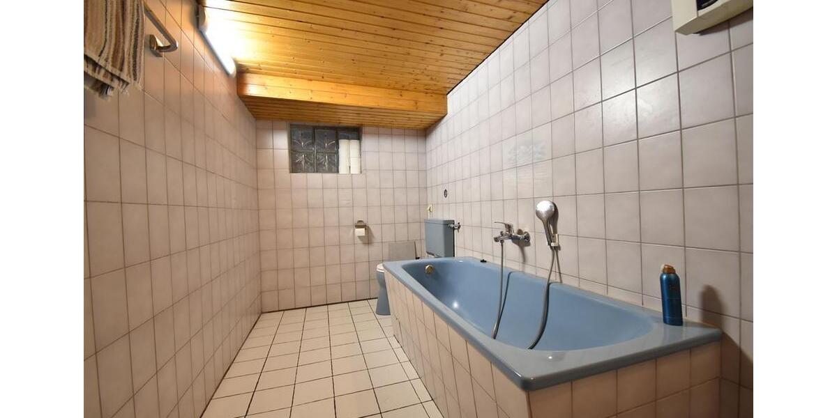 Etagenwohnung Essen Stadtbezirk VI - 4 Zimmer, 145 m&sup2;, 1.550&euro; | Angebot:22040281