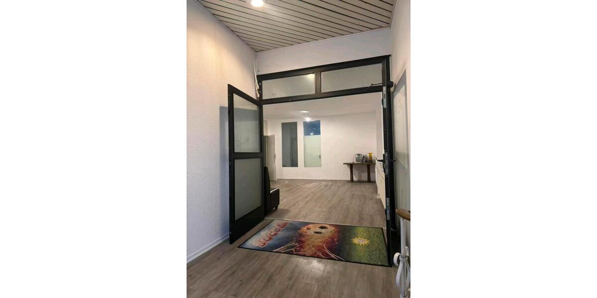 Etagenwohnung Hilden - 4.5 Zimmer, 150 m&sup2;, 1.500&euro; | Angebot:25830510