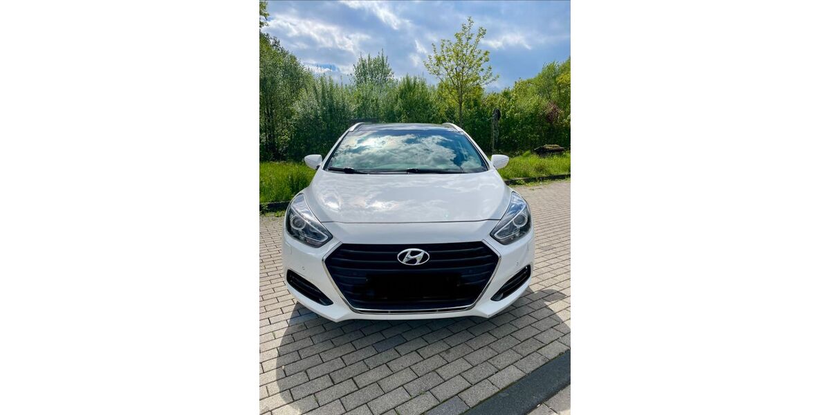 Hyundai i40 99.578 km 13.000 &euro; Wipperfürth 51688