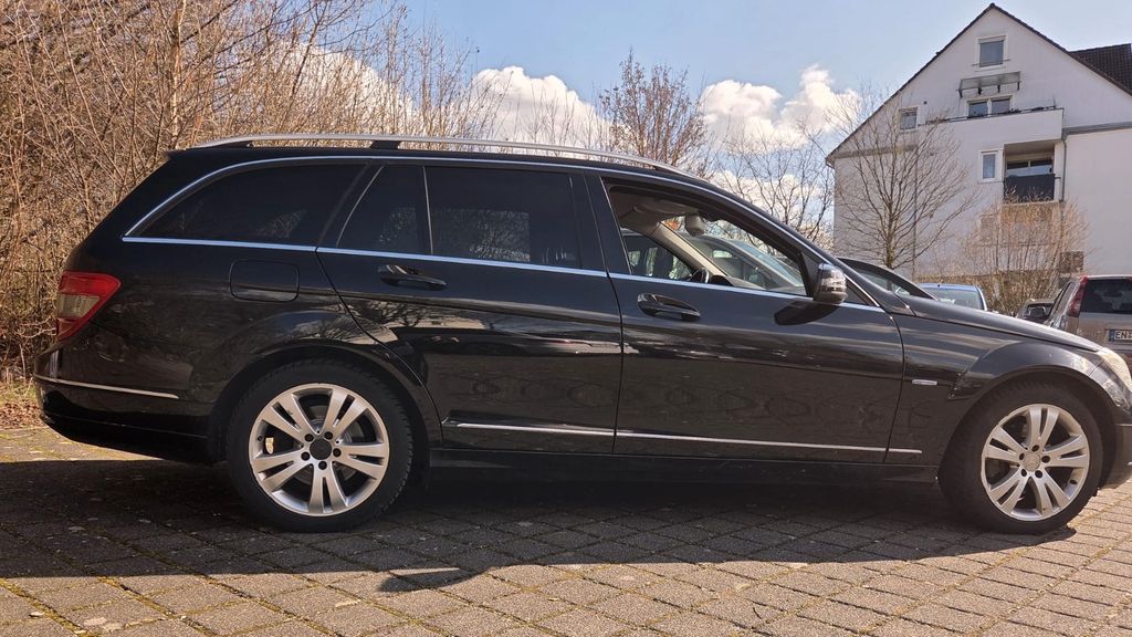 Mercedes-Benz 220 244.000 km 5.800 &euro; Sprockhövel 45549