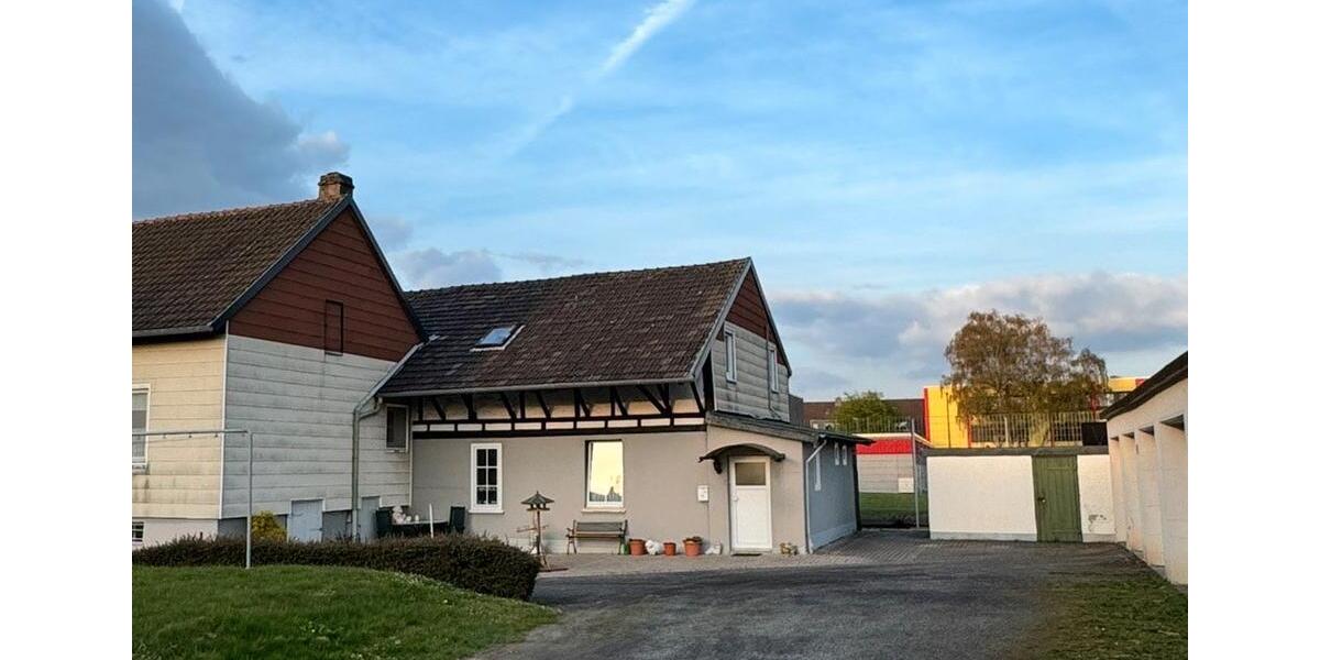 Dachgeschoßwohnung Hattingen - 3 Zimmer, 61 m&sup2;, 385&euro; | Angebot:26612580