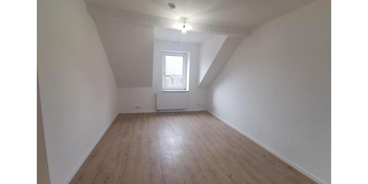 Etagenwohnung Essen Stadtbezirk VII - 4 Zimmer, 110 m&sup2;, 800&euro; | Angebot:26536535
