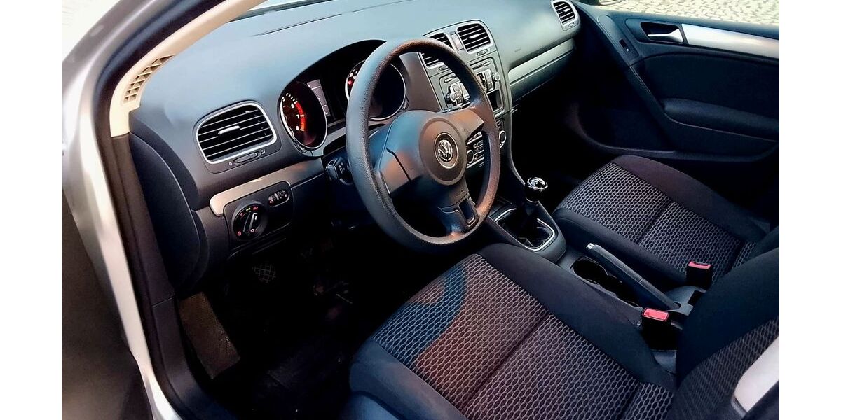 VW Golf 135.000 km 5.300 &euro; Essen 45326