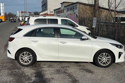 Kia ceed / Ceed 42.000 km 17.990 &euro; Remscheid 42859