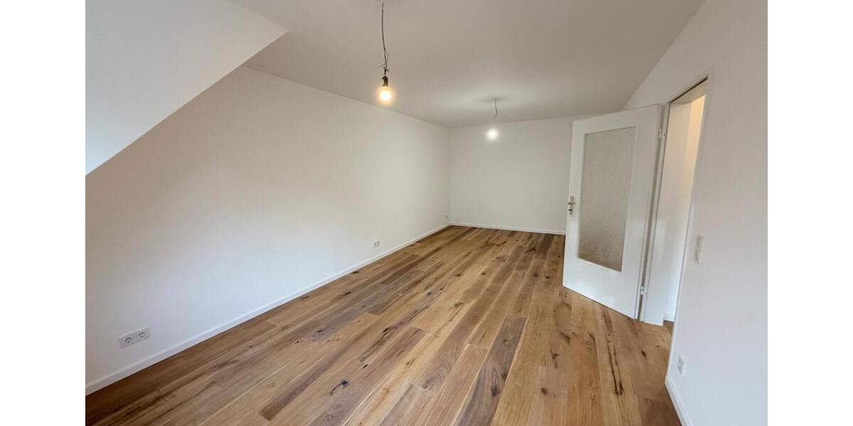 Dachgeschoßwohnung Düsseldorf Stadtbezirk 9 - 1 Zimmer, 35 m&sup2;, 750&euro; | Angebot:26593126
