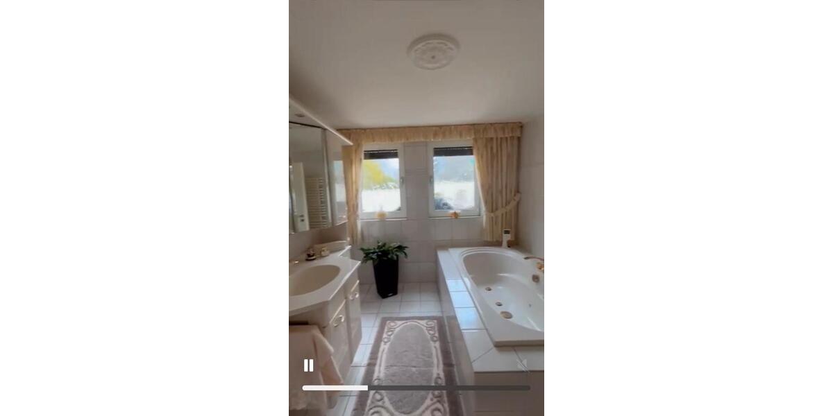 Bungalow Gelsenkirchen Gelsenkirchen-Mitte - 8 Zimmer, 270 m&sup2;, 2.150&euro; | Angebot:26107848