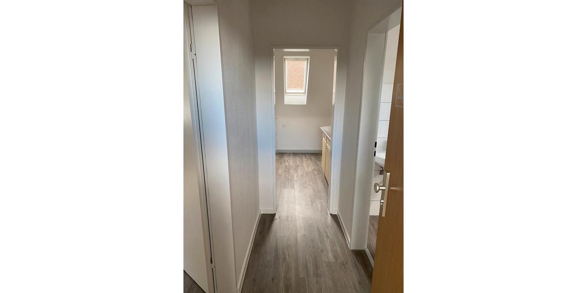 Dachgeschoßwohnung Langenfeld (Rheinland) - 2 Zimmer, 42 m&sup2;, 800&euro; | Angebot:25160331