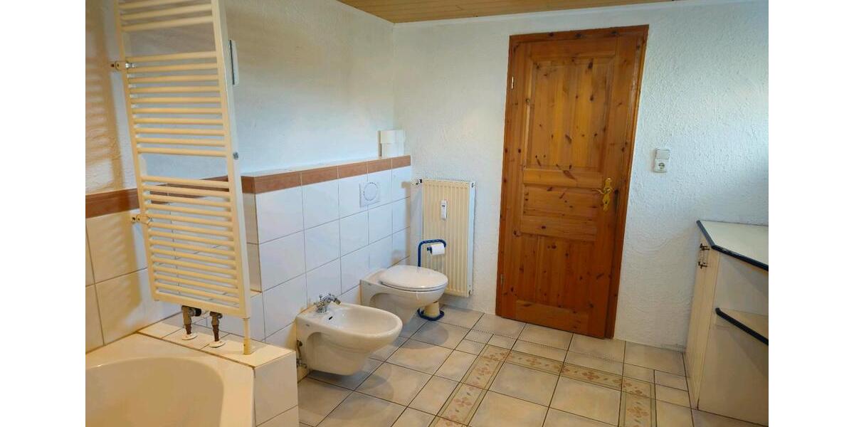 Einfamilienhaus Wermelskirchen - 3.5 Zimmer, 84 m&sup2;, 230.000&euro; | Angebot:25139010