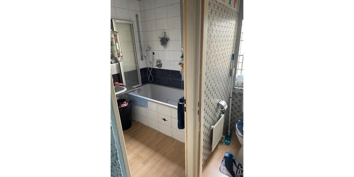 Etagenwohnung Solingen Mitte - 3.5 Zimmer, 79 m&sup2;, 660&euro; | Angebot:25892853